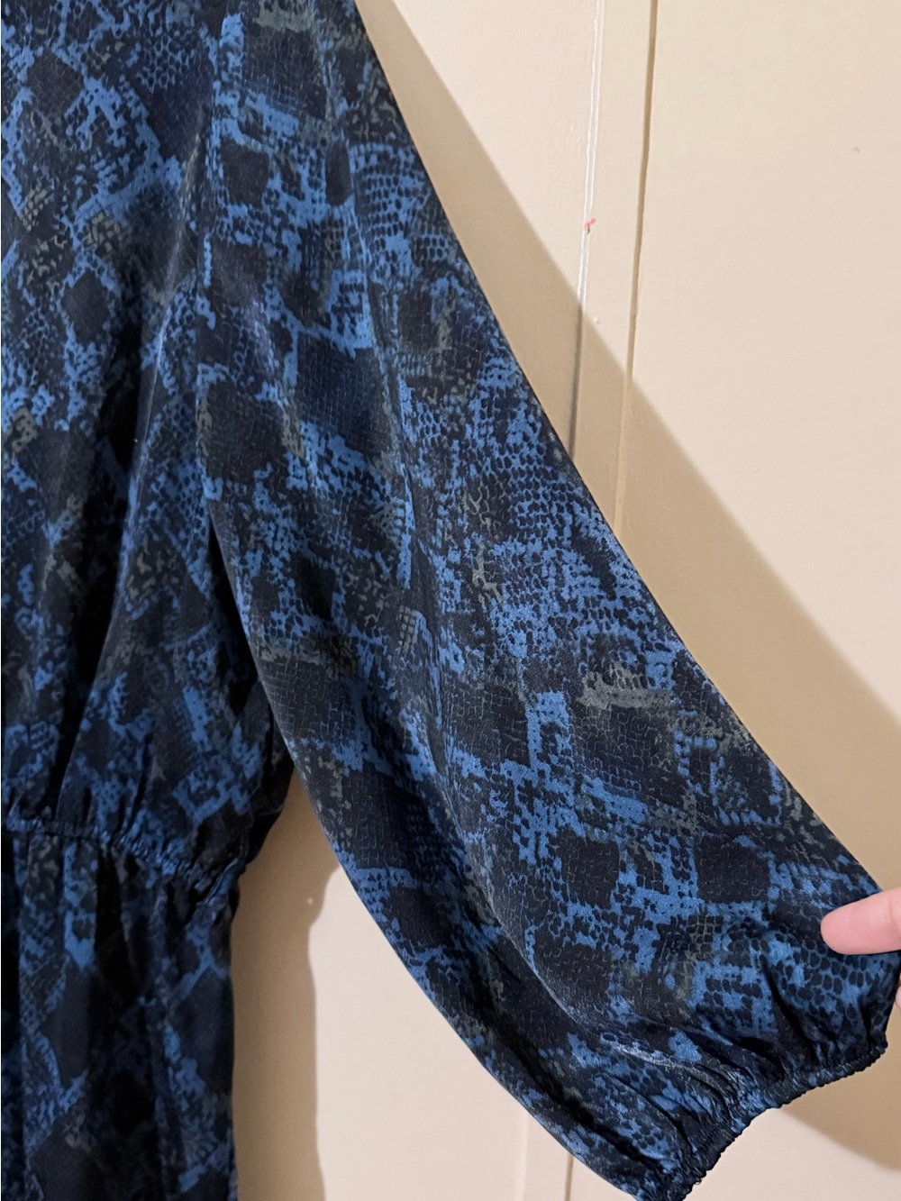 Black Tape_ Navy Snake-Print Midi Dress - Picture 6 of 10
